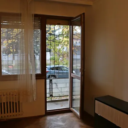 Spacious With A Fireplace Appartamento